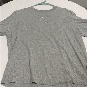 Nike Women's Gray Short Sleeve Loose Fit Tee